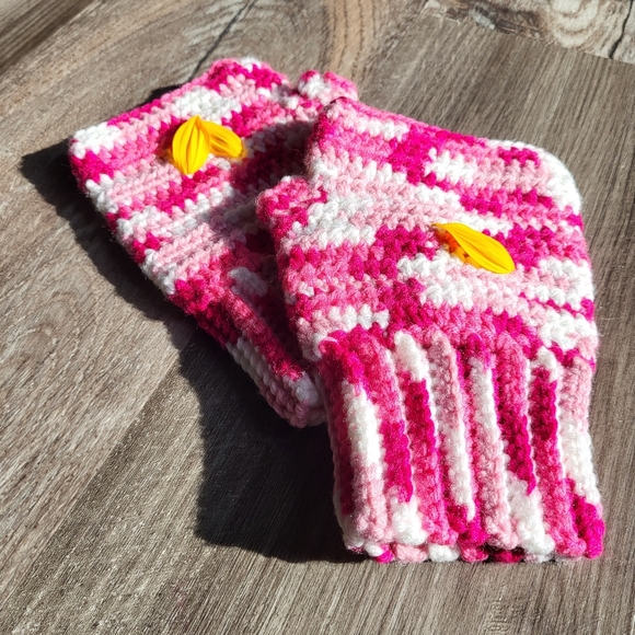 Handmade Crochet Candycane Fingerless Gloves - Picture 6 of 11